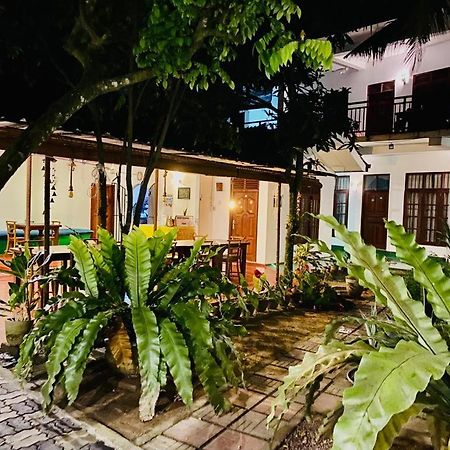Gihan Guesthouse Mirissa Buitenkant foto
