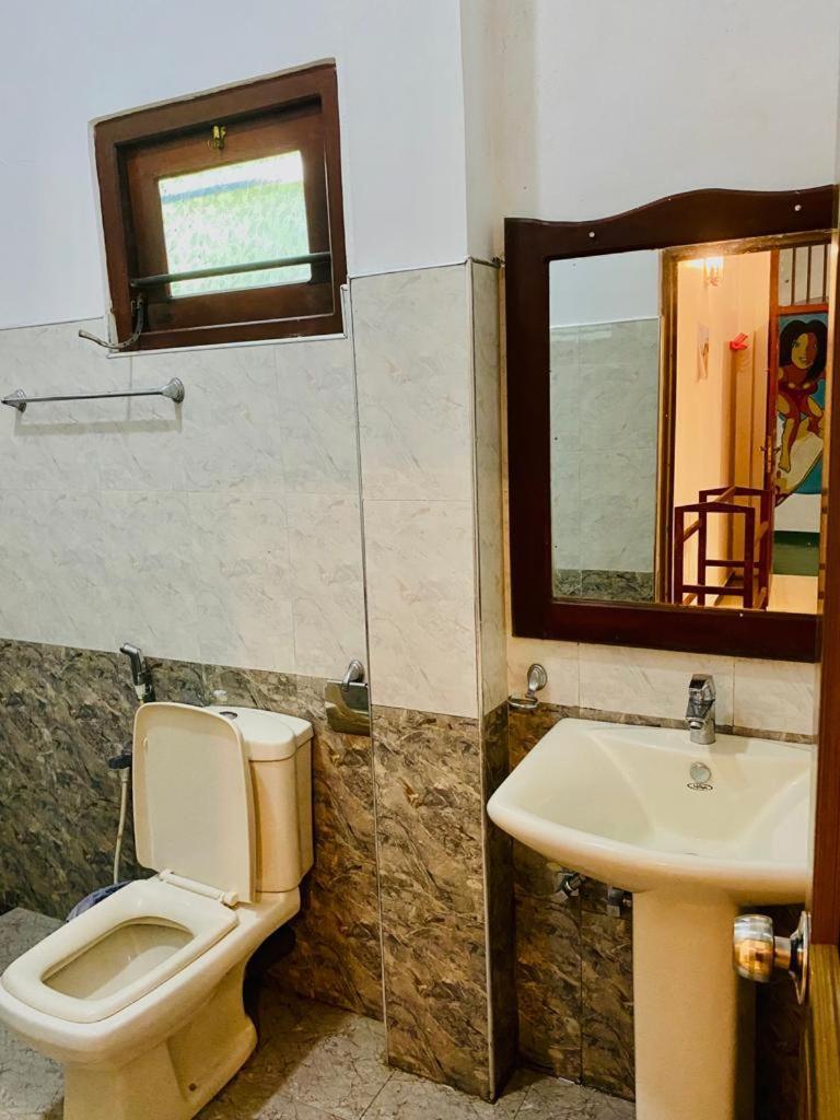 Gihan Guesthouse Mirissa Buitenkant foto