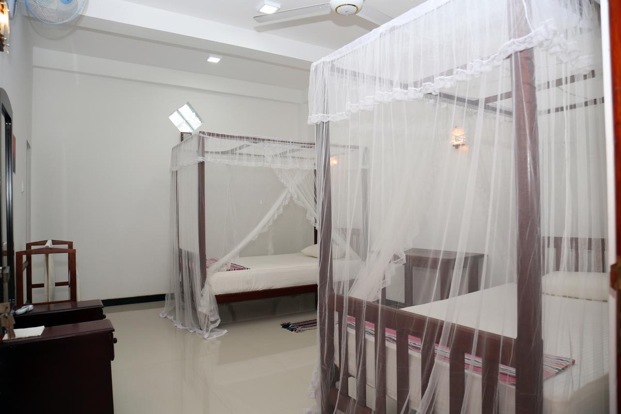 Gihan Guesthouse Mirissa Buitenkant foto
