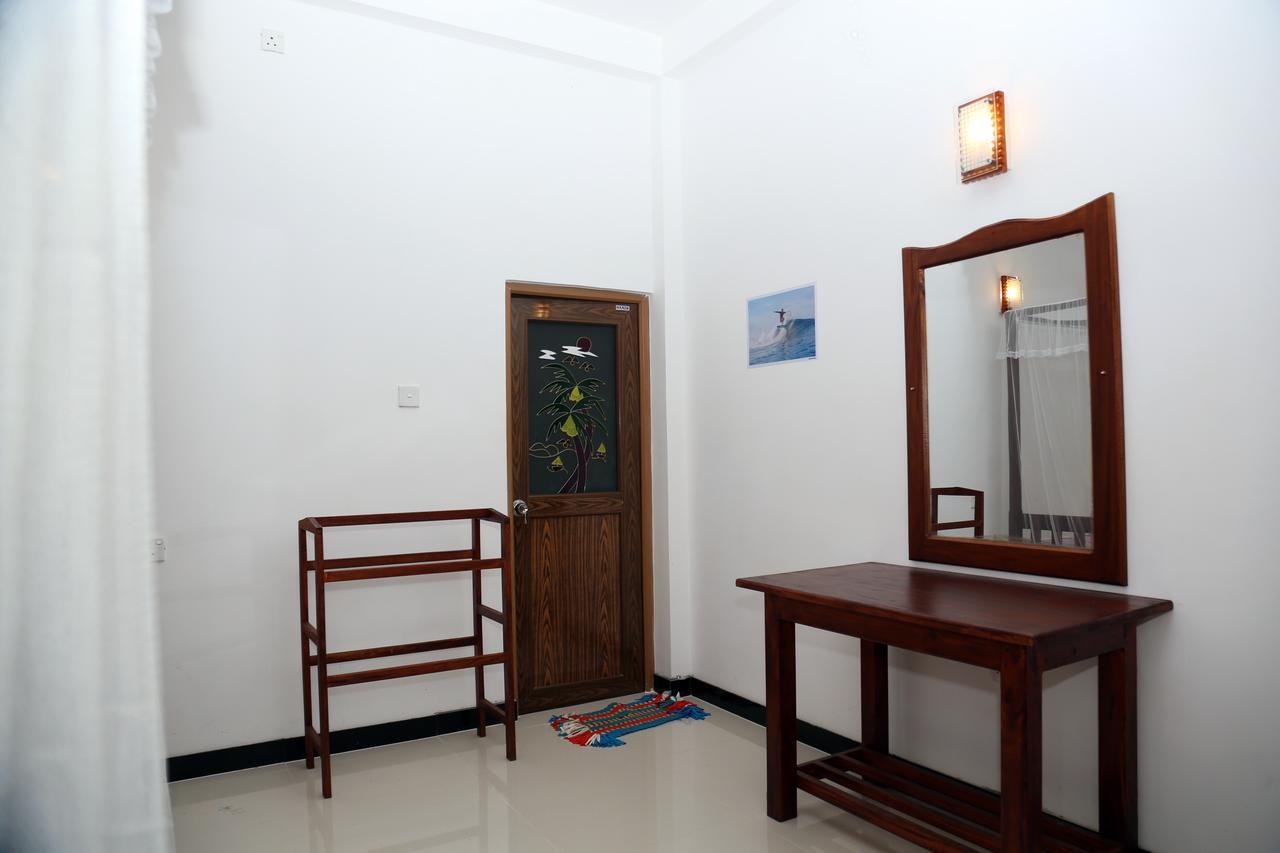 Gihan Guesthouse Mirissa Buitenkant foto