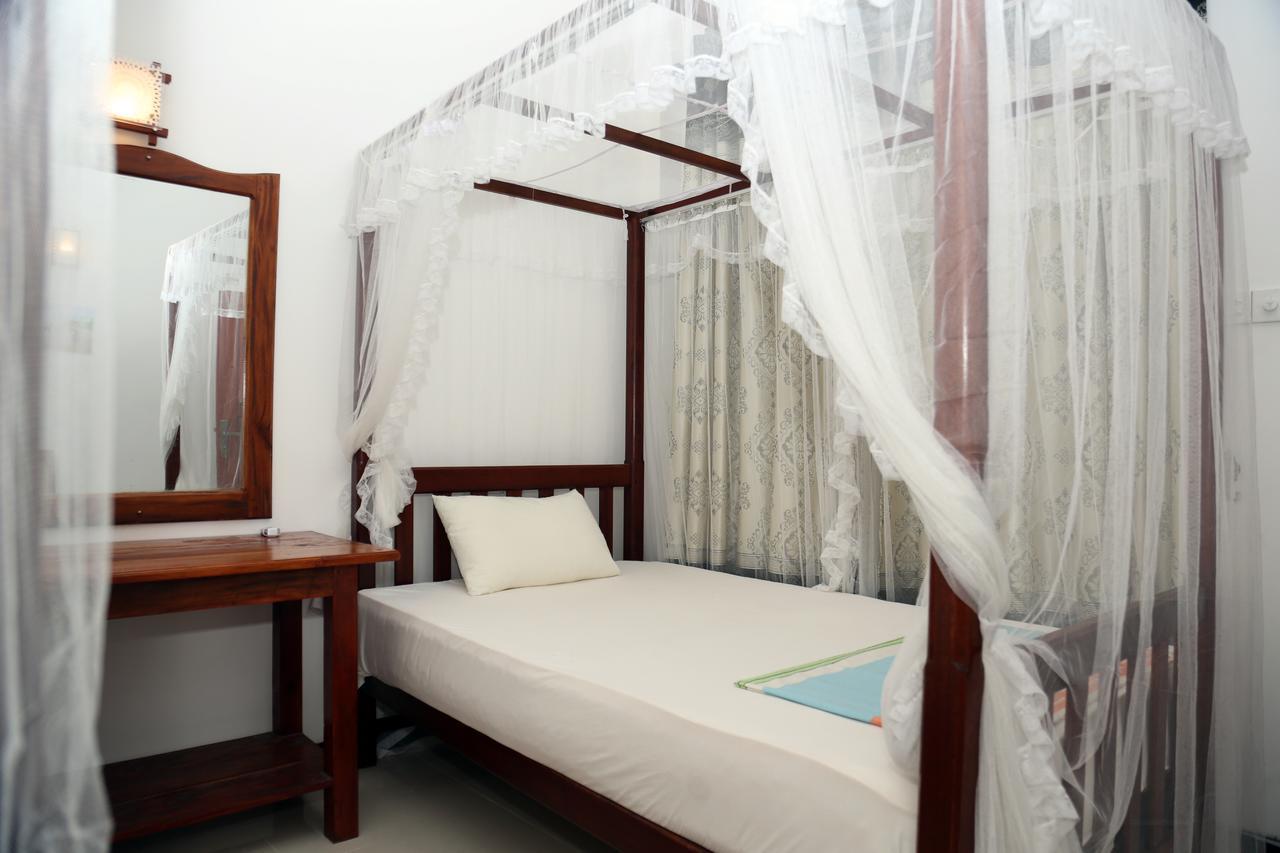 Gihan Guesthouse Mirissa Buitenkant foto