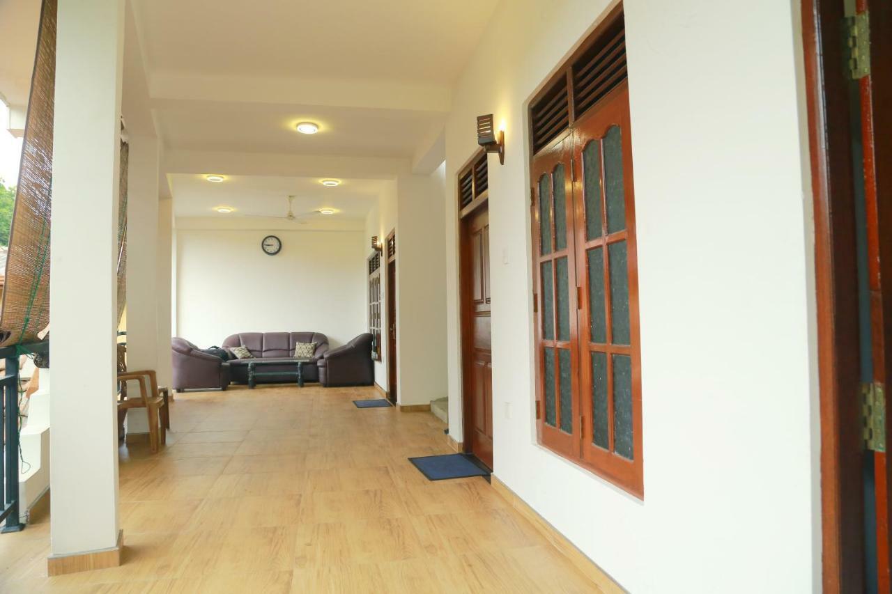 Gihan Guesthouse Mirissa Buitenkant foto