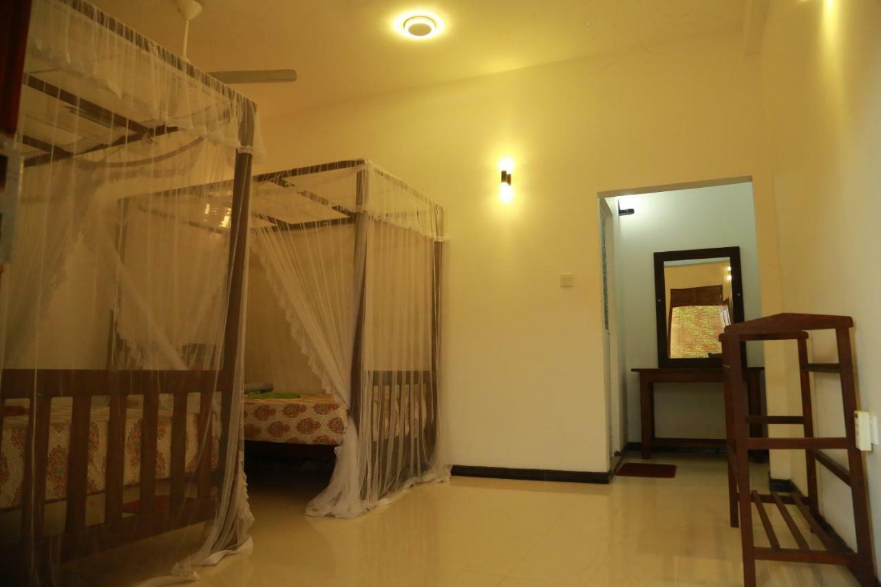 Gihan Guesthouse Mirissa Buitenkant foto