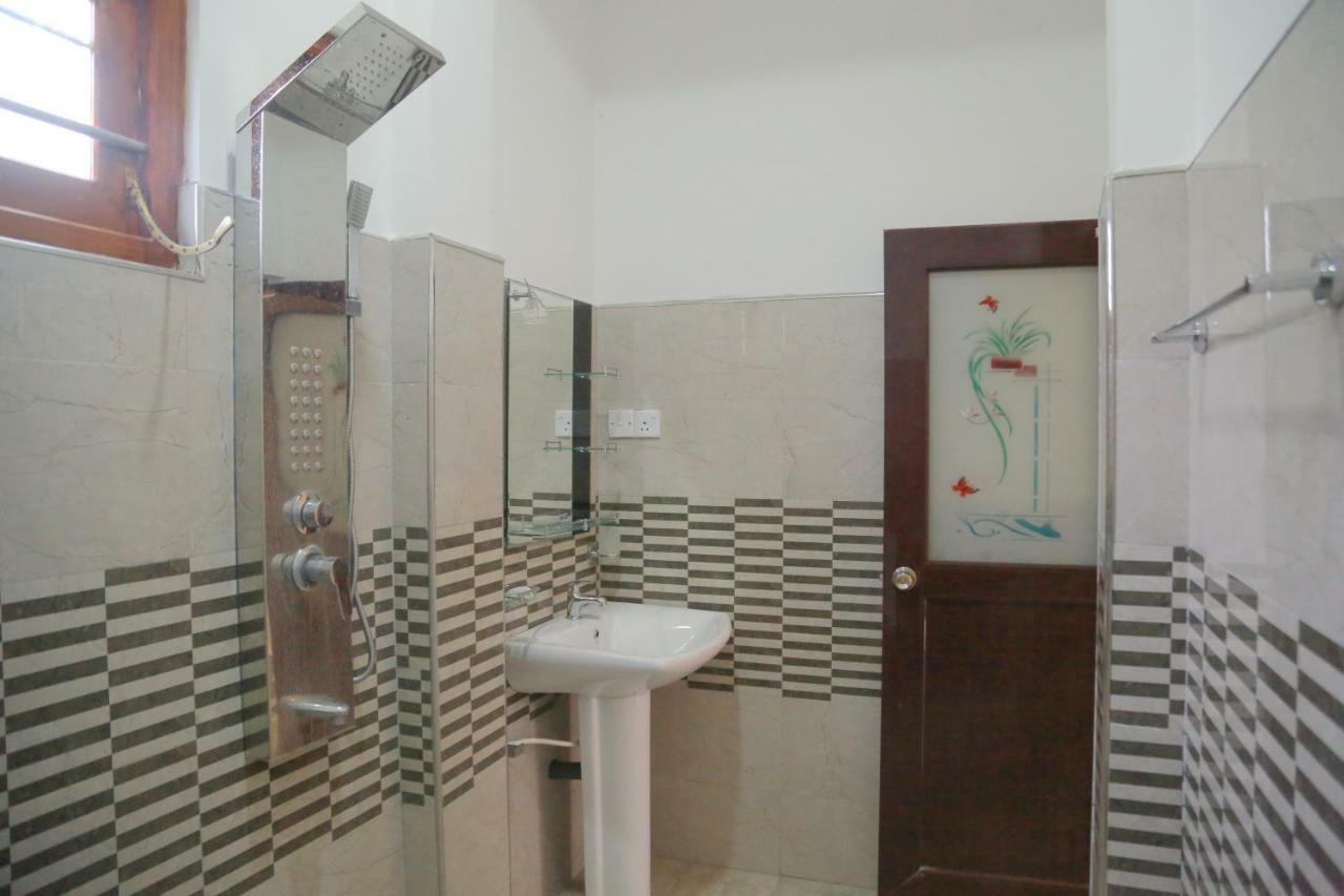 Gihan Guesthouse Mirissa Buitenkant foto