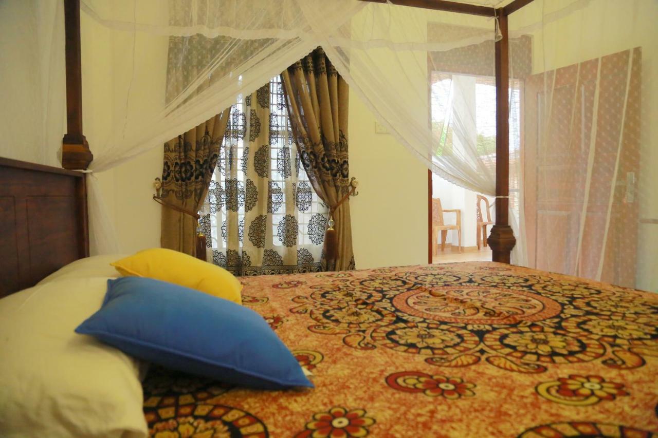 Gihan Guesthouse Mirissa Buitenkant foto