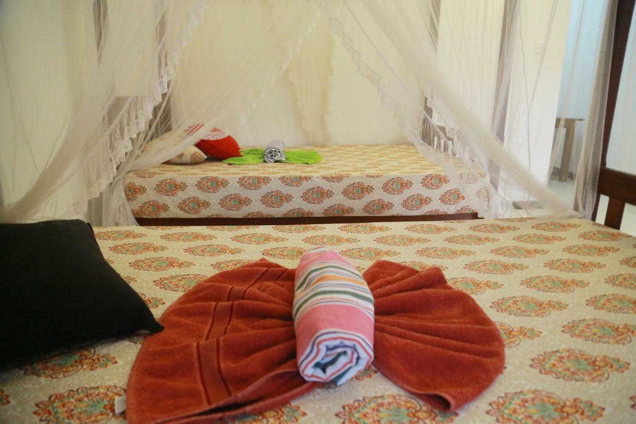 Gihan Guesthouse Mirissa Buitenkant foto